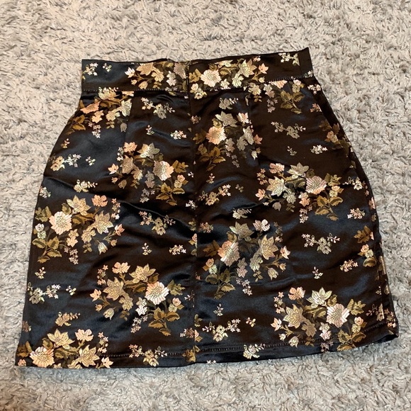 Pattern skirt - Picture 2 of 6